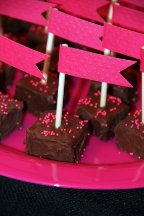 pink-and-black-bridal-shower-dessert-bar-brownie-bites