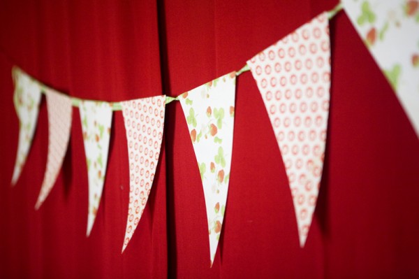strawberry-birthday-party-bunting strawberry-birthday-party-bunting
