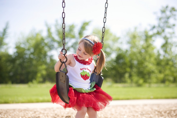 strawberry-birthday-party-outfit strawberry-birthday-party-outfit