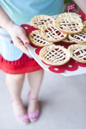 strawberry-birthday-party-pies strawberry-birthday-party-pies
