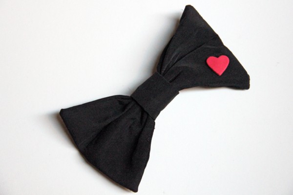 black-bow-with-heart black-bow-with-heart