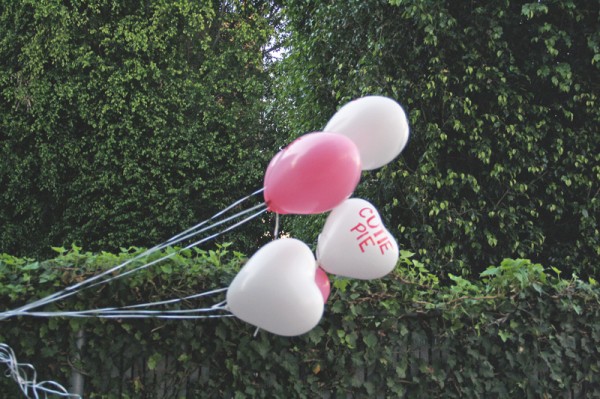 valentines-day-candy-heart-balloon-diy valentines-day-candy-heart-balloon-diy