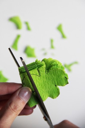 diy-st-patricks-day-shamrock-garland diy-st-patricks-day-shamrock-garland