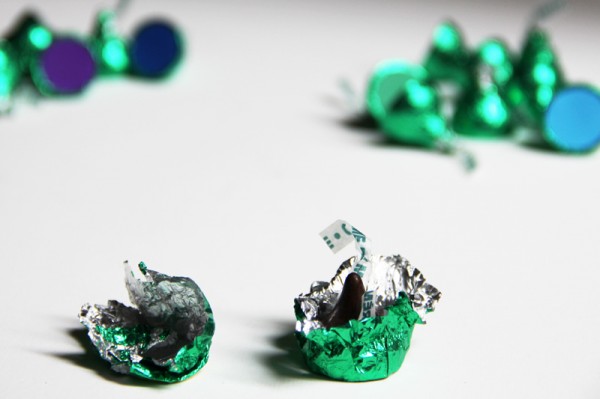 hershey-kiss-diy-matching-game hershey-kiss-diy-matching-game