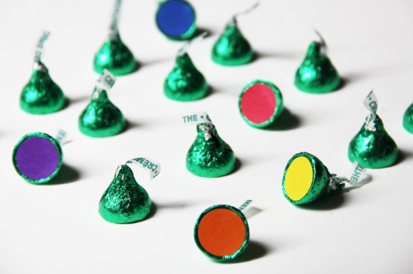 matching-game-diy-with-hershey-kisses matching-game-diy-with-hershey-kisses
