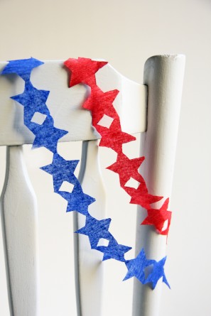 Fourth of July DIY Star Streamer Garland Fourth of July DIY Star Streamer Garland