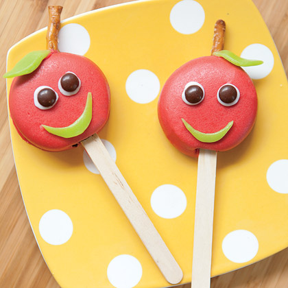 Candy Melt Oreo Cookie Pops for Back To School Candy Melt Oreo Cookie Pops for Back To School