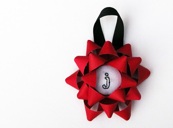 DIY Embroidered Christmas Bow Ornaments DIY Embroidered Christmas Bow Ornaments