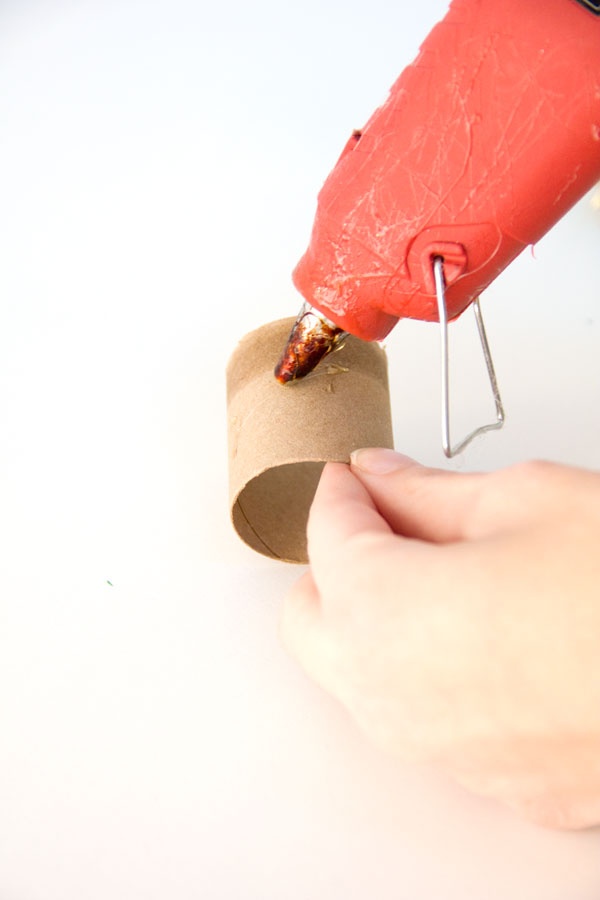 DIY Honeycomb Christmas Bulbs | Studio DIY DIY Honeycomb Christmas Bulbs | Studio DIY