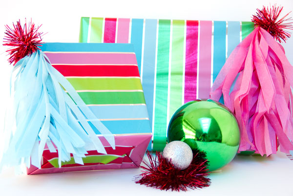 DIY Fringe Tassel Gift Toppers (5)