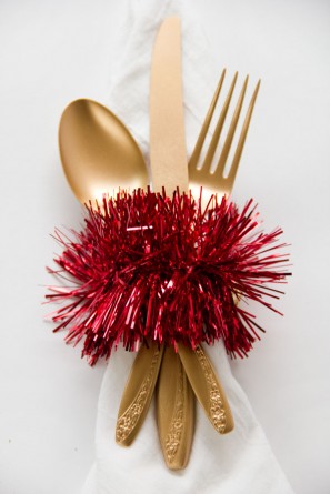 DIY Tinsel Napkin Rings DIY Tinsel Napkin Rings