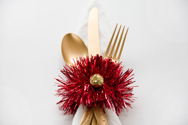 DIY Tinsel Napkin Rings DIY Tinsel Napkin Rings