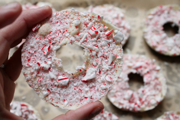 Peppermint Bark Wheels by Corner Blog | Studio DIY (2) Peppermint Bark Wheels by Corner Blog | Studio DIY (2)