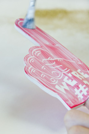 Glitter Foam Finger DIY Tutorial