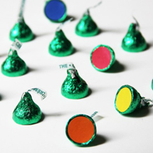 matching-game-diy-with-hershey-kisses-600x399