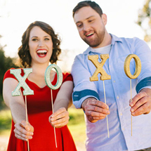 DIY Glitter Valentine’s Day Photo Props