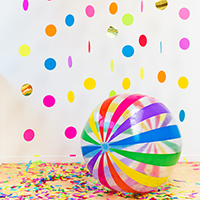 DIY Floating Confetti Photobooth (In a Box!) DIY-Floating-Confetti-Photobooth-In-a-Boxthumb