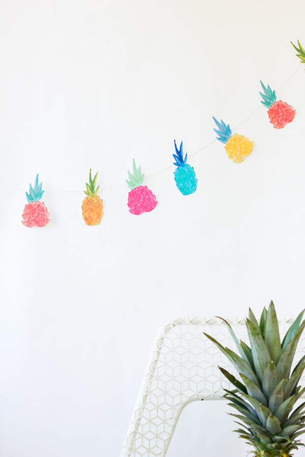 DIY Pineapple Garland and Free Printable
