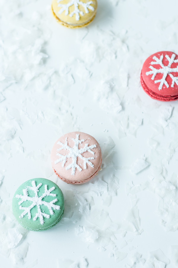 Snowflake Stenciled Macarons Snowflake Stenciled Macarons