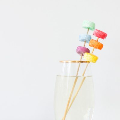 DIY Marshmallow Drink Stirrers DIY-Rainbow-Marshmallow-Drink-Stirrers3-600x900