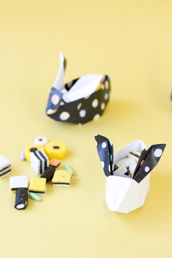 DIY Origami Easter Bunny Baskets (Free Printable!) DIY Origami Easter Bunny Baskets (Free Printable!)