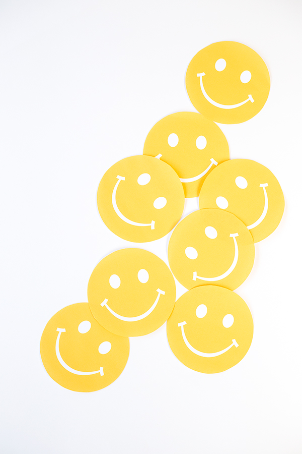 DIY Smiley Face Favor Pouches