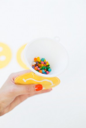 DIY Smiley Face Favor Pouches