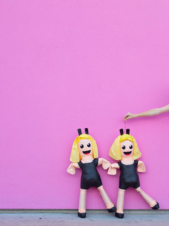 DIY Dancing Girls Emoji Piñata