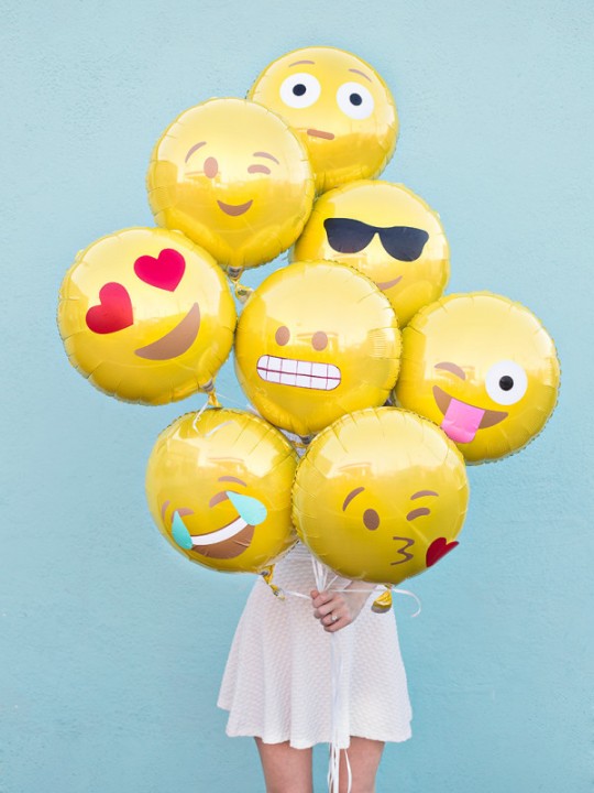 DIY Emoji Balloons