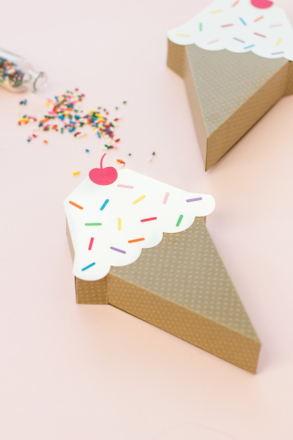 DIY Ice Cream Cone Treat Box