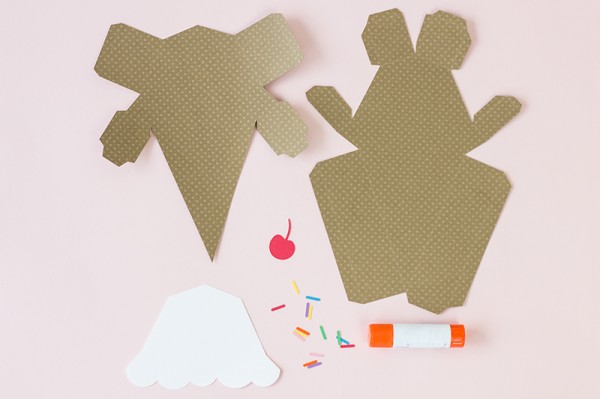 DIY Ice Cream Cone Treat Box