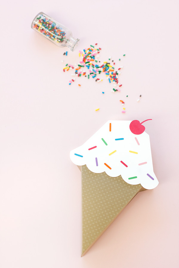 DIY Ice Cream Cone Treat Box