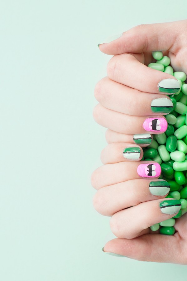 DIY Kiss Me I'm Irish Mani Tutorial