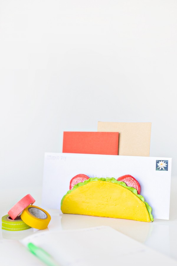 Taco letter holder