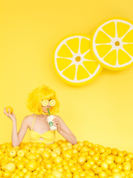 When Life Gives You Lemons: DIY Lemon Photo Booth