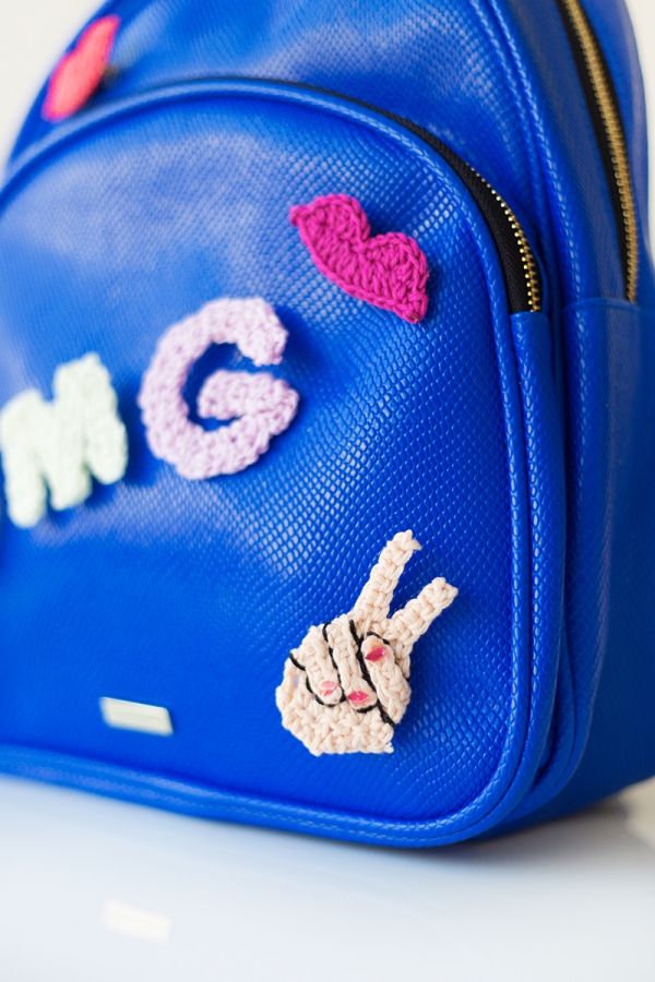 DIY Crochet Peace Sign Emoji
