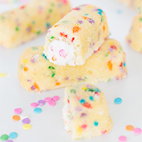 Funfetti-fied! | Funfetti Twinkies Rainbow Twinkies