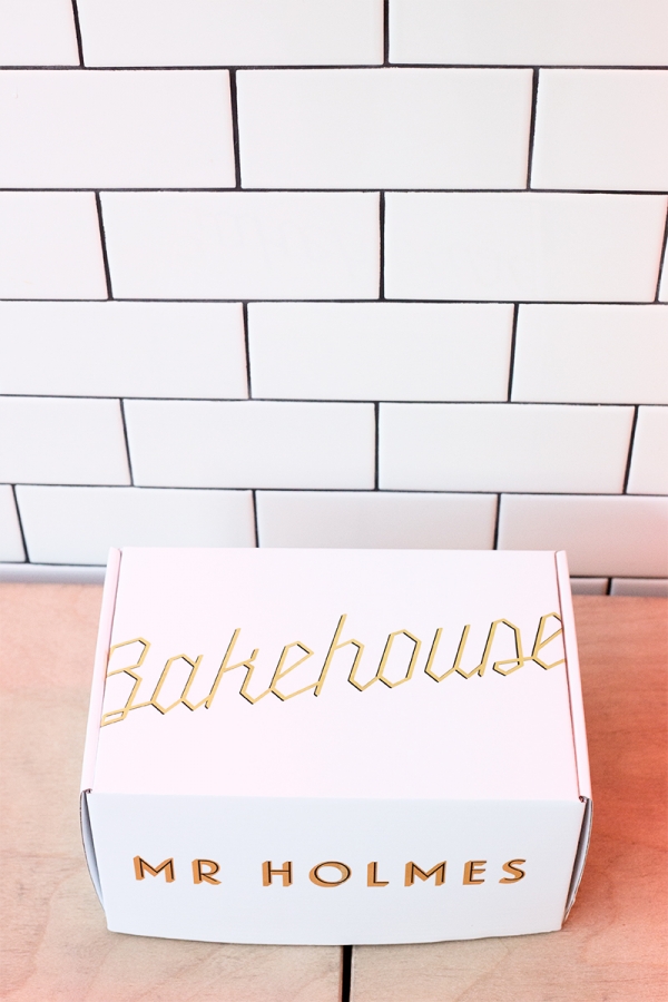 A box that says \"bakehouse\" on it