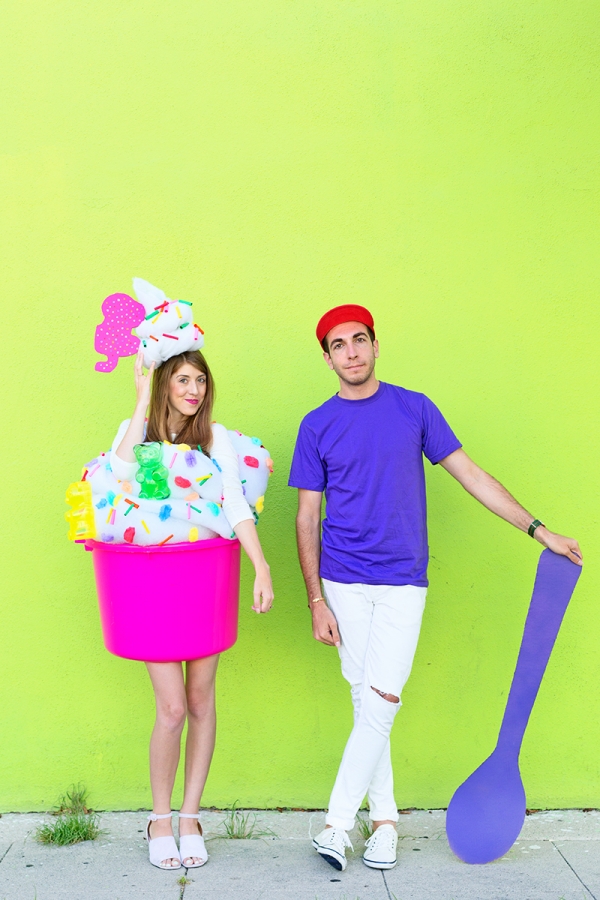 DIY Fro-yo and Fro-yo Guy Couples Costume | studiodiy.mom