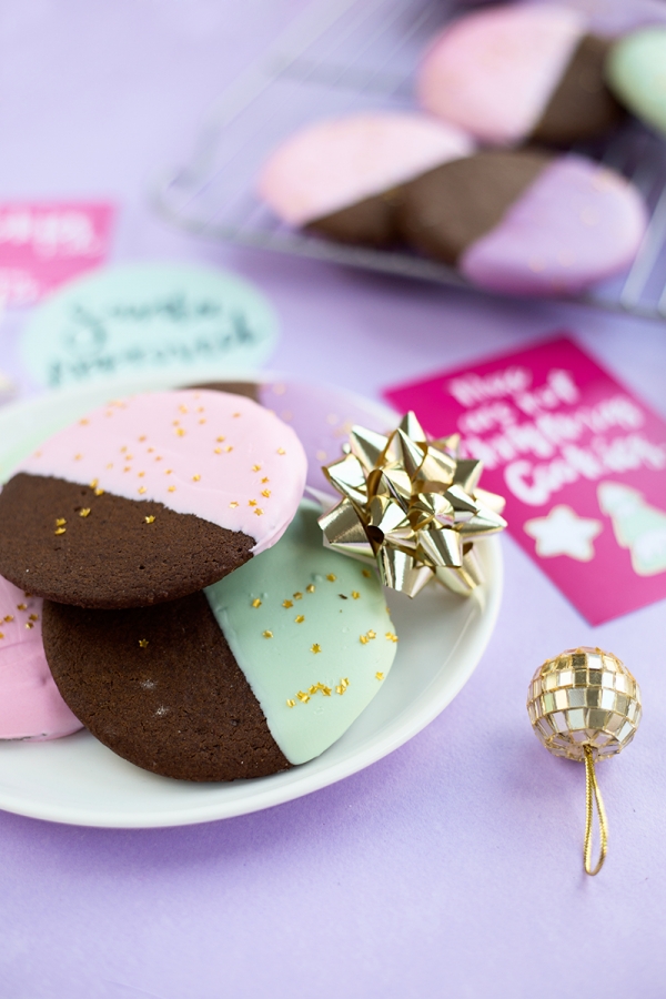 Color Dipped Gingerbread Cookies + Cookie Swap Printables | studiodiy.mom