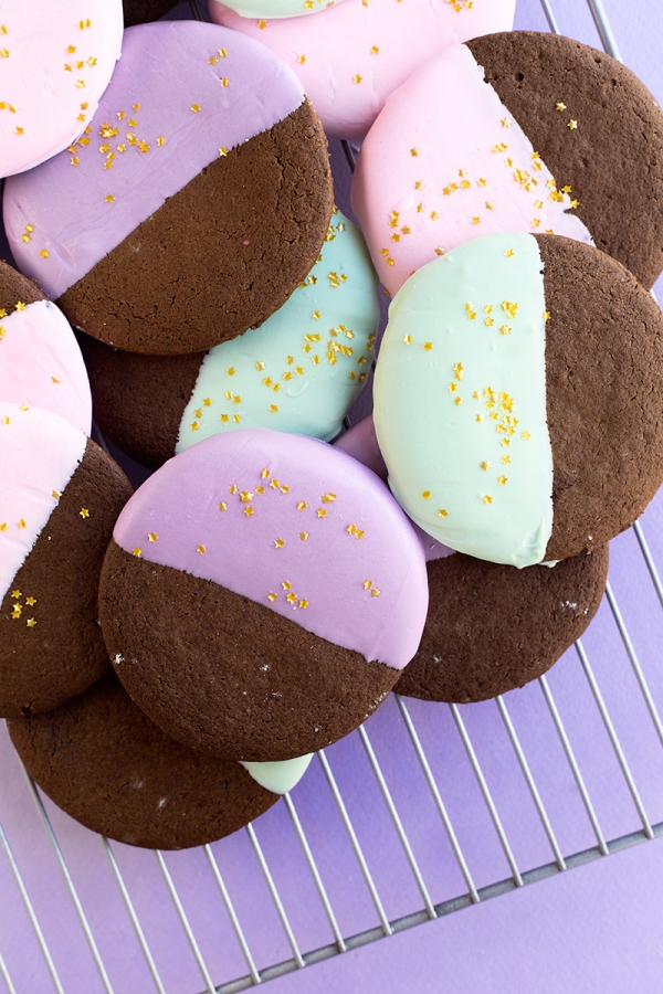 Color Dipped Gingerbread Cookies | studiodiy.mom
