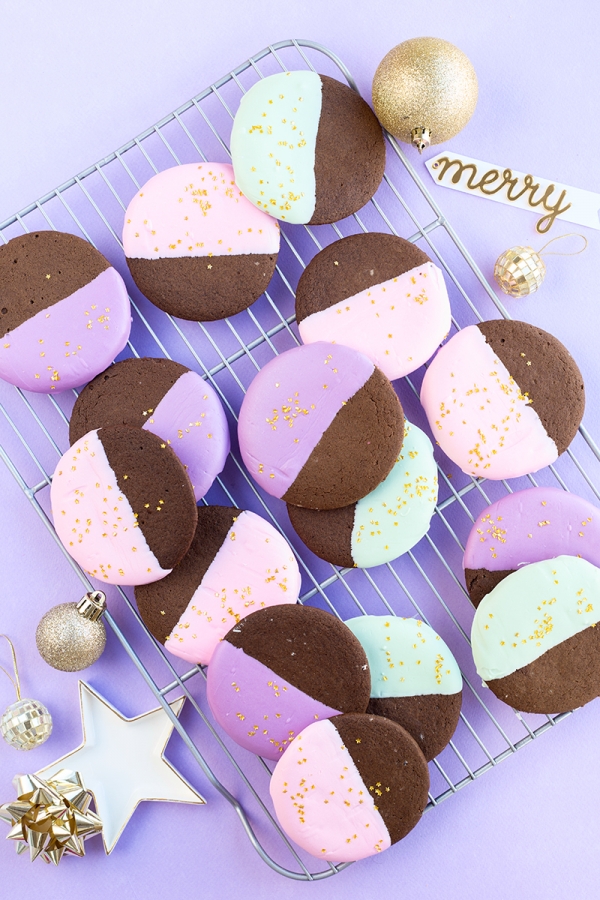 Color Dipped Gingerbread Cookies | studiodiy.mom