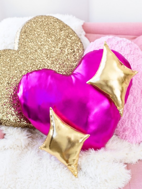DIY Emoji Heart Pillow