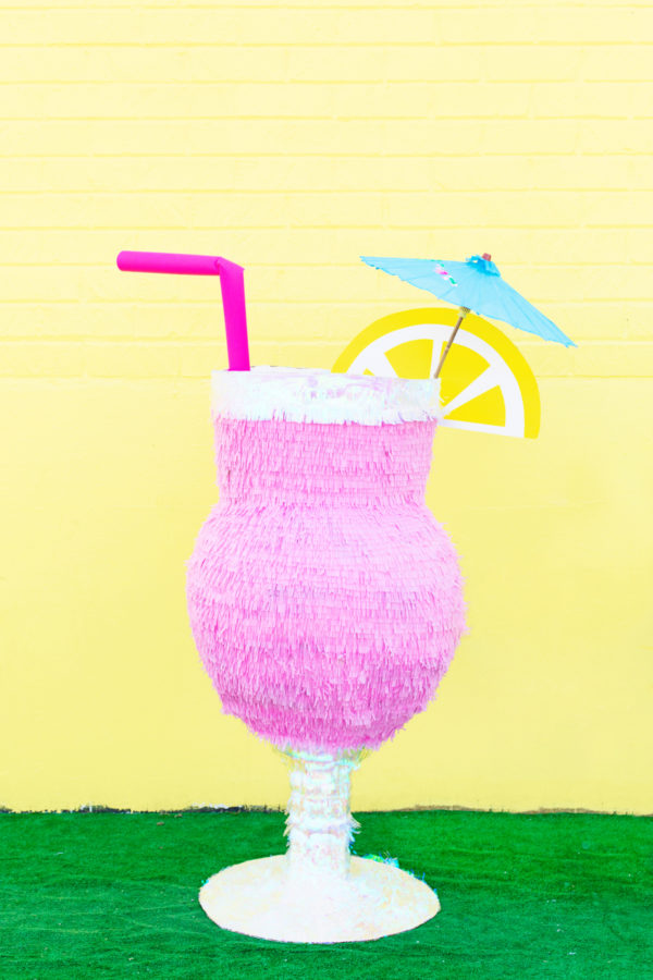 Piñata cocktail drink