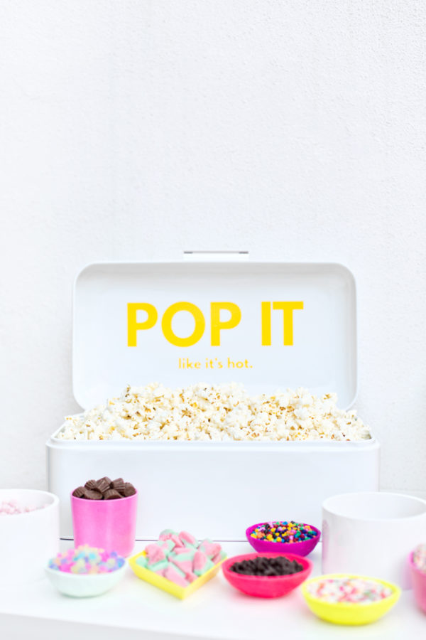 DIY Popcorn Bar for Backyard Movie Nights | studiodiy.mom