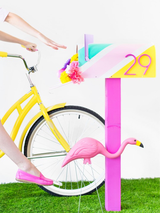 DIY Striped Mailbox Makeover