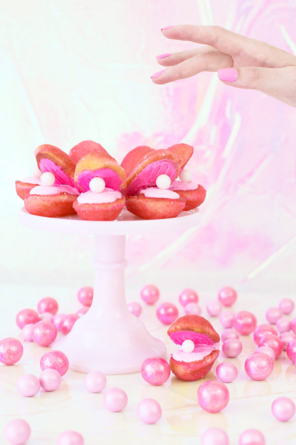 Madeleines that look like clamshell