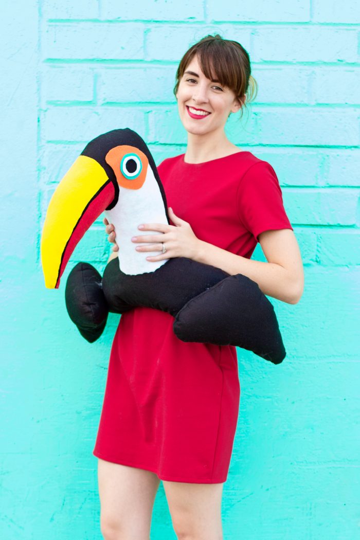 DIY Pool Float Costume | studiodiy.mom