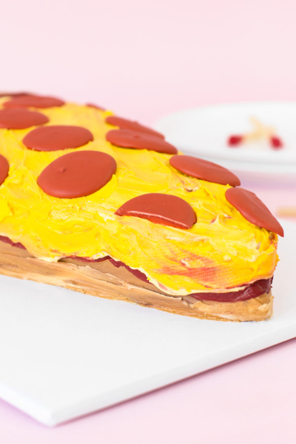 A cake that looks like pizza