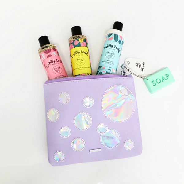 Items in a bubble clutch 
